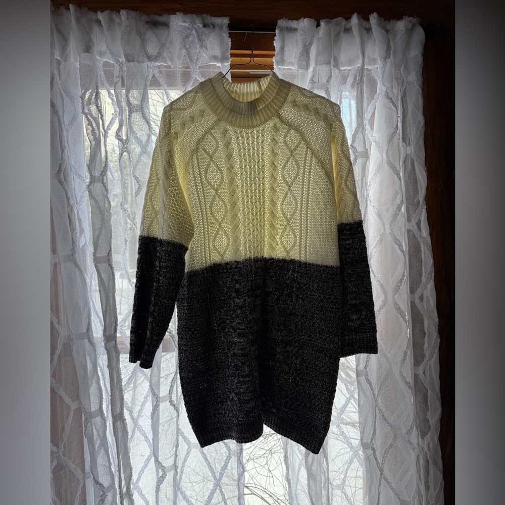 EUC women’s sweater dress size large